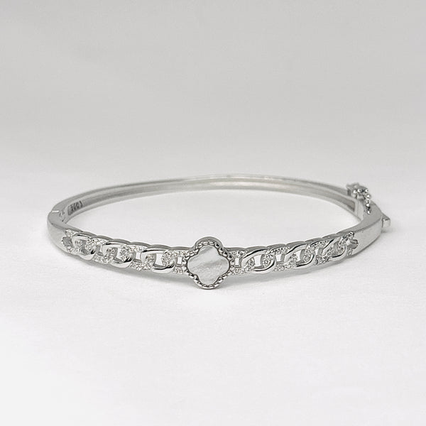 Radiant Clover Chain Kada – A Touch of Lucky Elegance