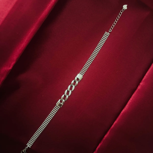 Bold Chain-Link Mesh Bracelet with Adjustable Fit