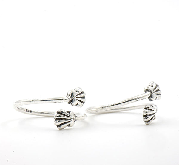 Oxidised Silver Petal Toe Rings – Rustic Charm