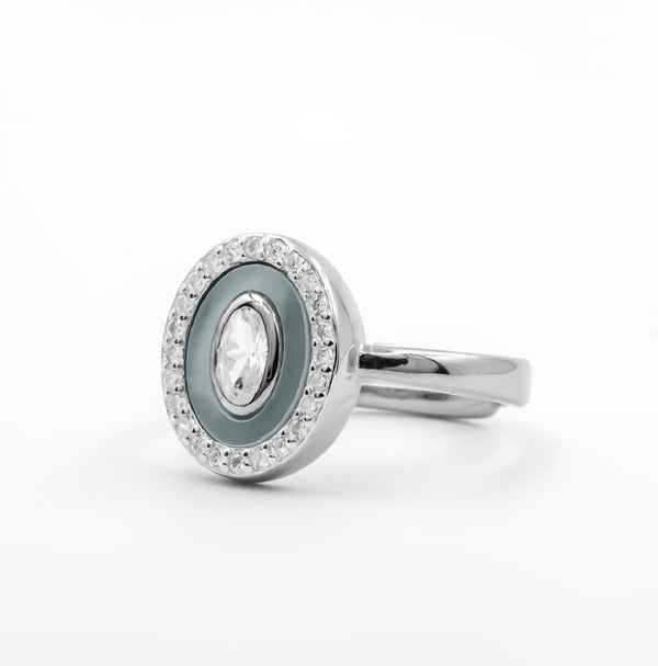 Oval Halo Ring – Classic Radiance