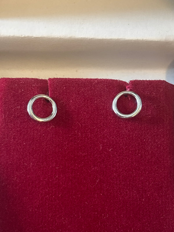 Minimalist Circle Stud